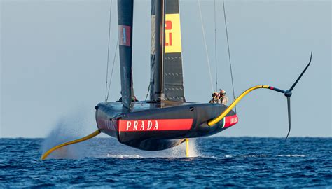 luna rossa prada team.